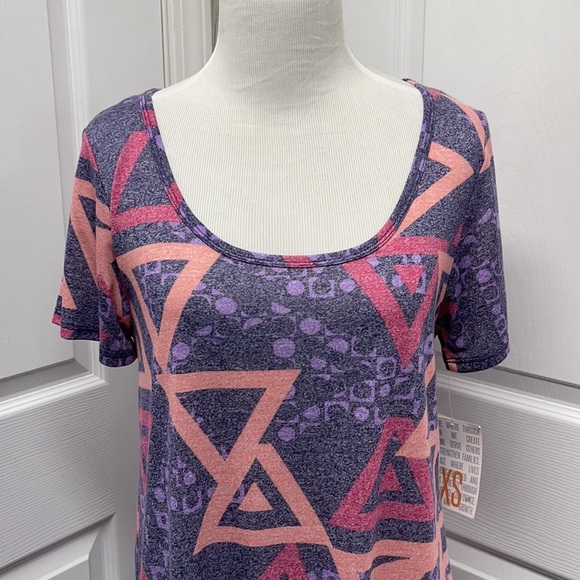 LuLaRoe New XS Geometric Classic T-Shirt NWT - Picture 2 of 8